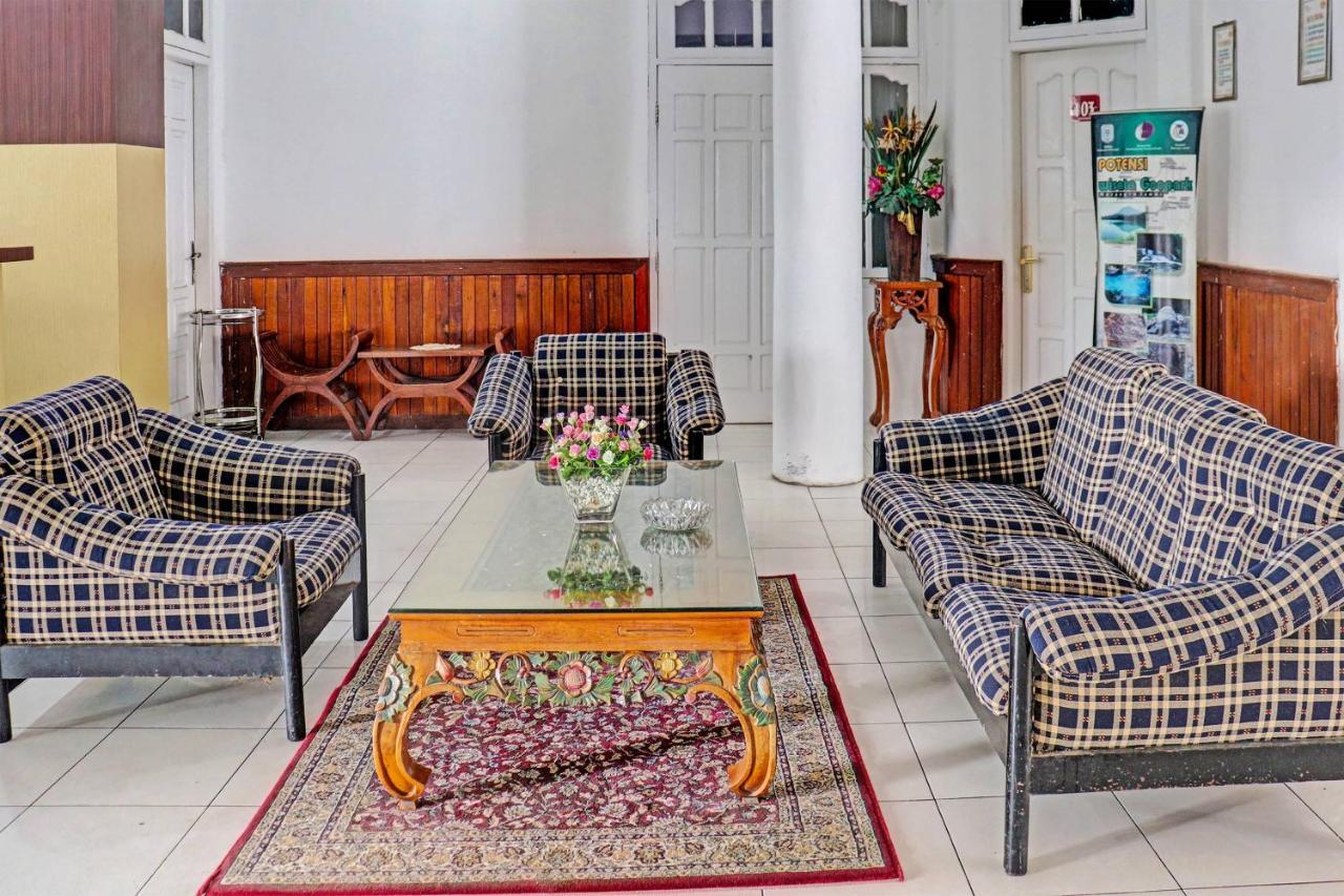 Oyo 90483 Homestay Permata Syariah Bangko Exterior photo